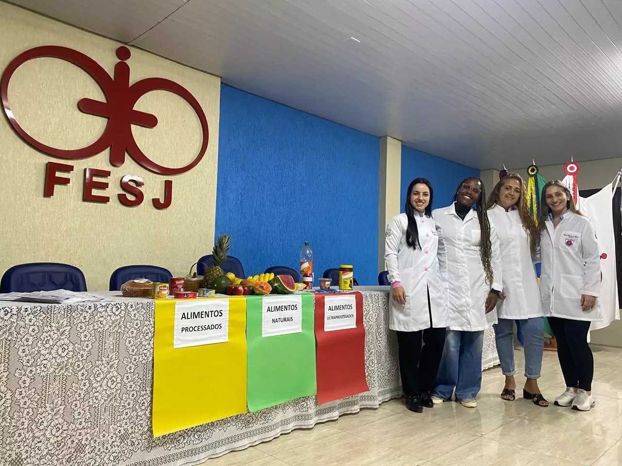 Prevenção de doenças: nutricionista realiza palestra de conscientização alimentar para alunos do EJA no Colégio São José